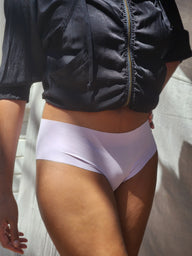 The light purple seamless underwear is made from plant-powered material, which provides the ultra-soft and all-season breathable texture for women.