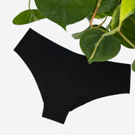 Sensitive skin-friendly hipster style underwear for women. With the high-cut legs design, you can experience more freedom while wearing it.