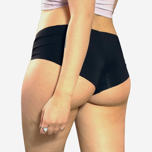 Seamless women's underwear in black. Made with plant-powered fabrics which offered the ultra comfy and stretchy texture.